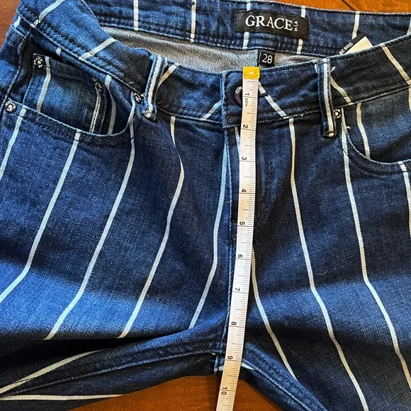 Flare/ bootcut/ bell bottom jeans w/ frayed hem striped Mid rise. Grace in LA 28 - Picture 12 of 12